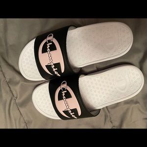 Columbia slides! Never worn! Size 9